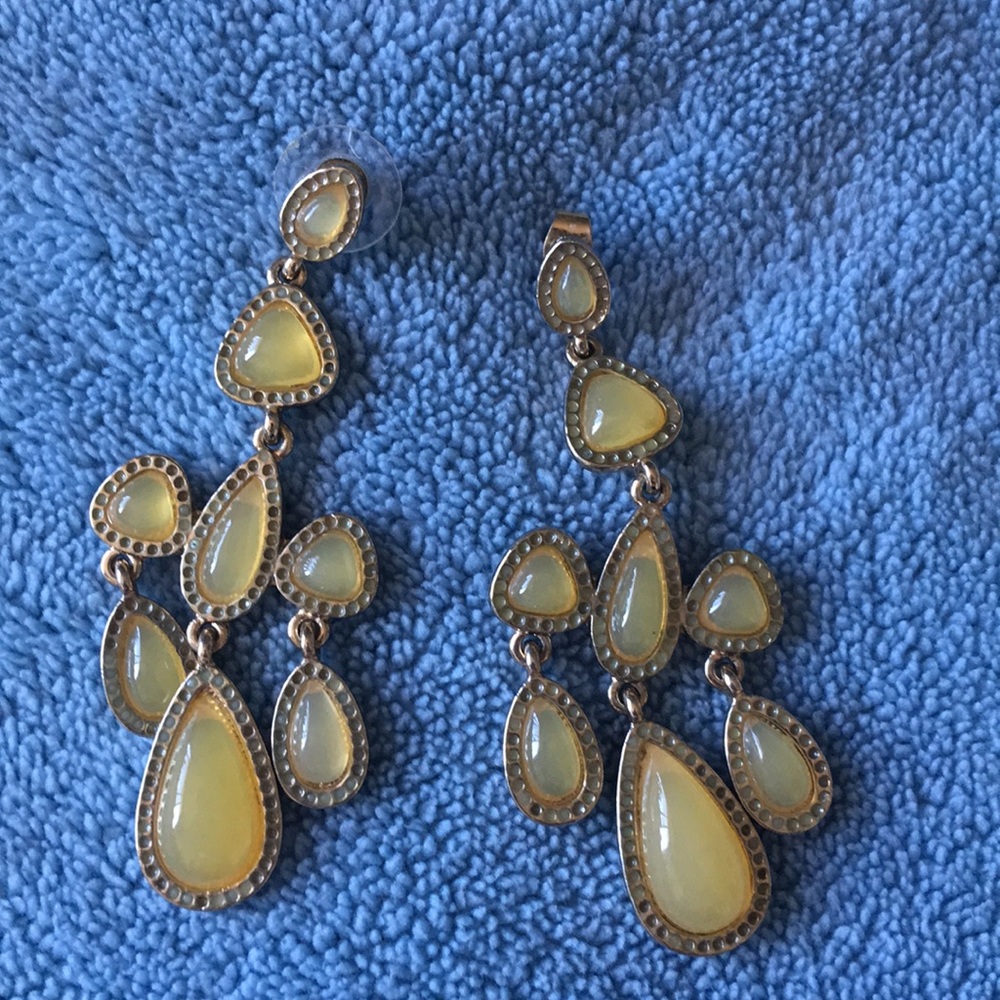 Chandelier pierced earrings.